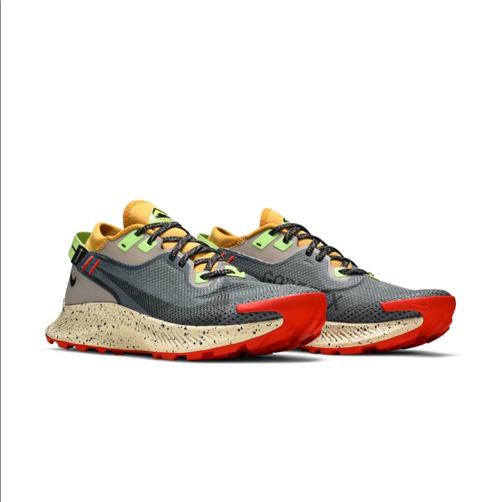 New in box Nike Zoom Pegasus Trail 2 GTX